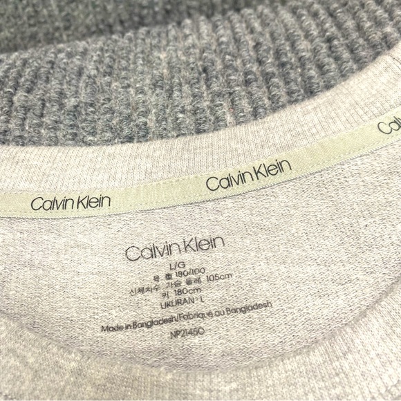 Calvin Klein Sweatshirt Size Large - Picture 2 of 5